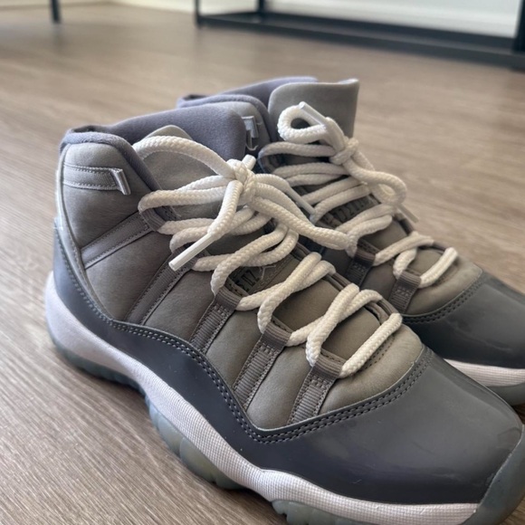 AIR JORDAN RETRO GS “COOL GREY” 11s - Picture 2 of 5